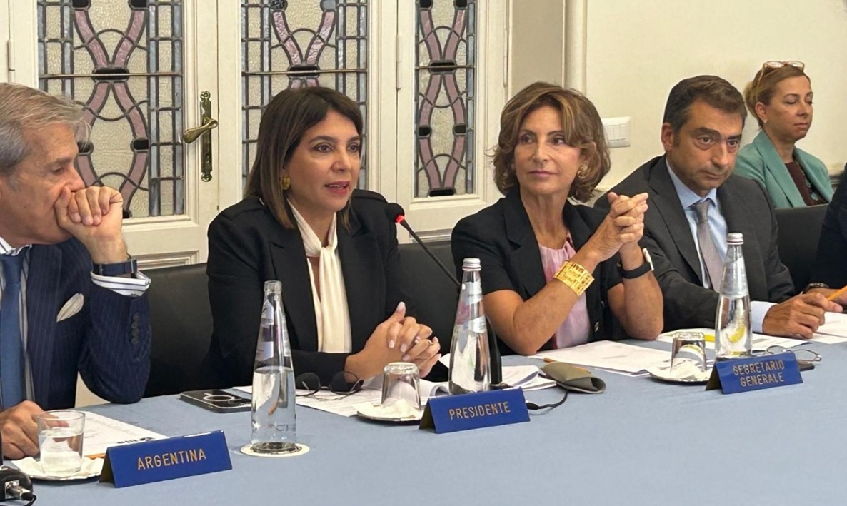 Elección de la Embajadora Ligia Margarita Quessep Bitar como Presidenta del Consejo de Delegados y del Comité Ejecutivo de (IILA)