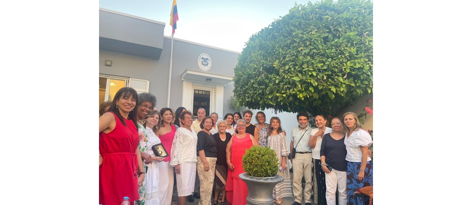 Embajadora Ligia Quessep junto a la viceministra Yolanda Villavicencio y Cónsul Honorario en Grecia sostuvieron un encuentro con la comunidad colombiana