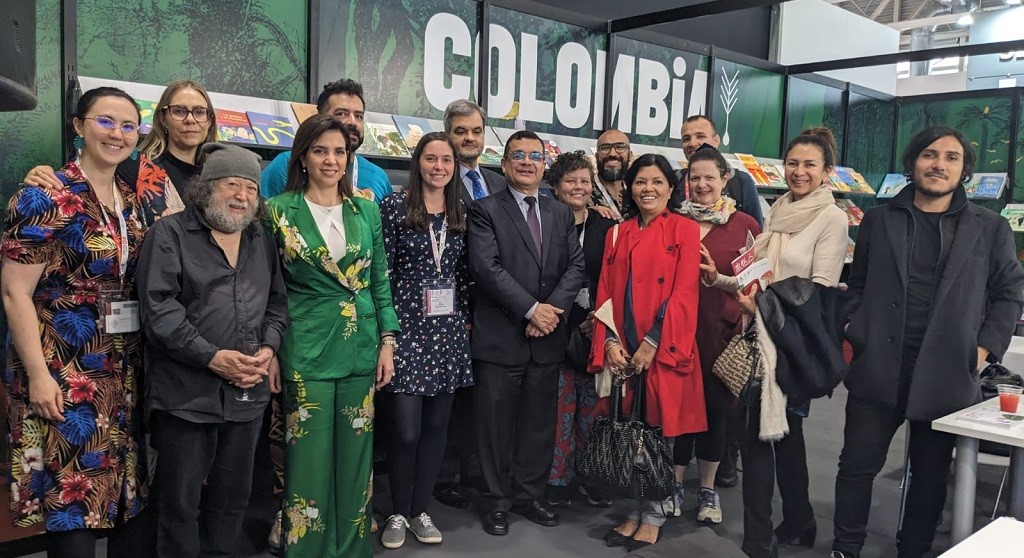 Un ramillete de reconocimientos para la industria del libro y la ilustración infantil y juvenil en la feria del libro de Boloña – Italia