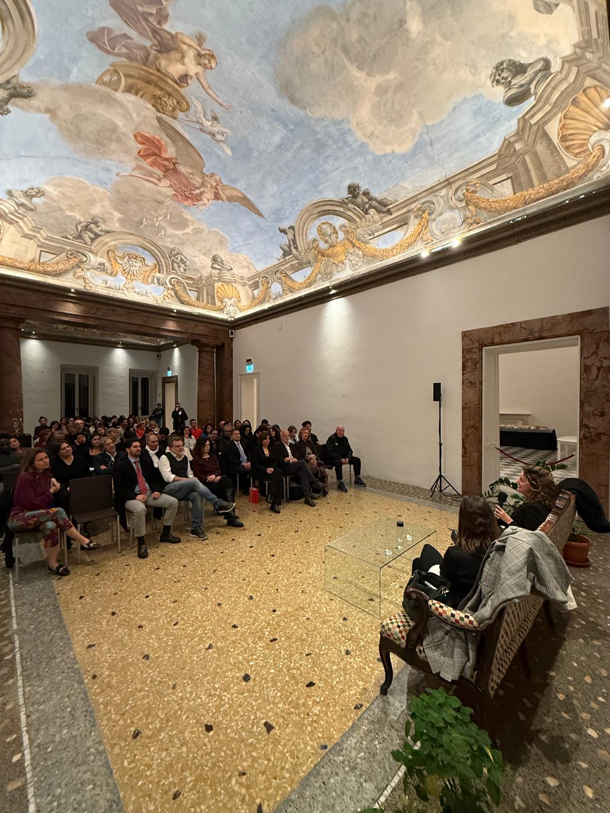Audiencia italiana en la Librería Spazio Sette – Créditos: Embajada de Colombia en Italia