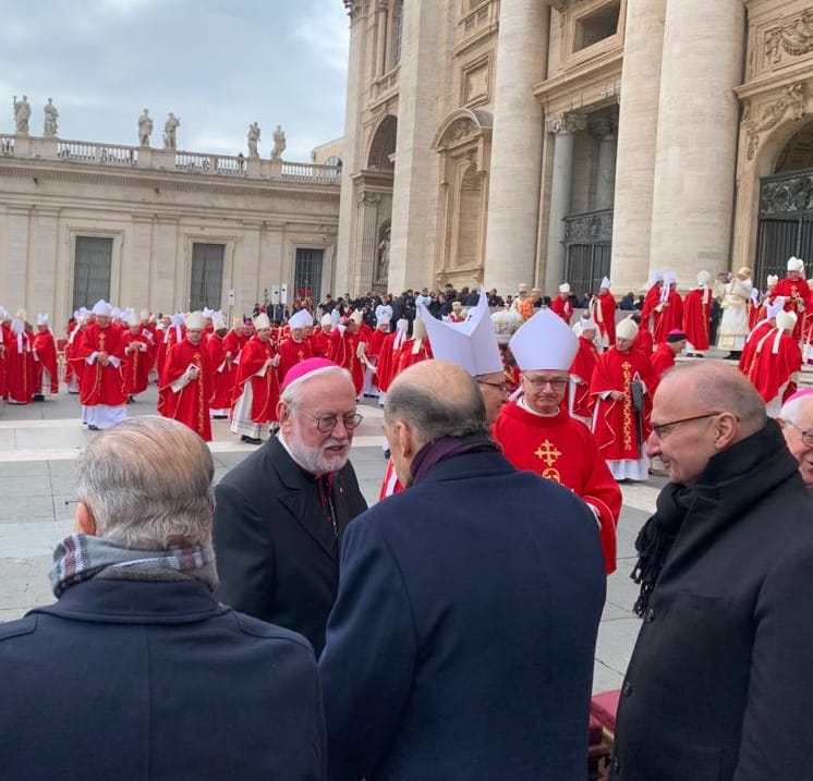 Canciller Álvaro Leyva Durán asistió, en representación del gobierno nacional, al funeral del Papa Emerito, Benedicto XVI