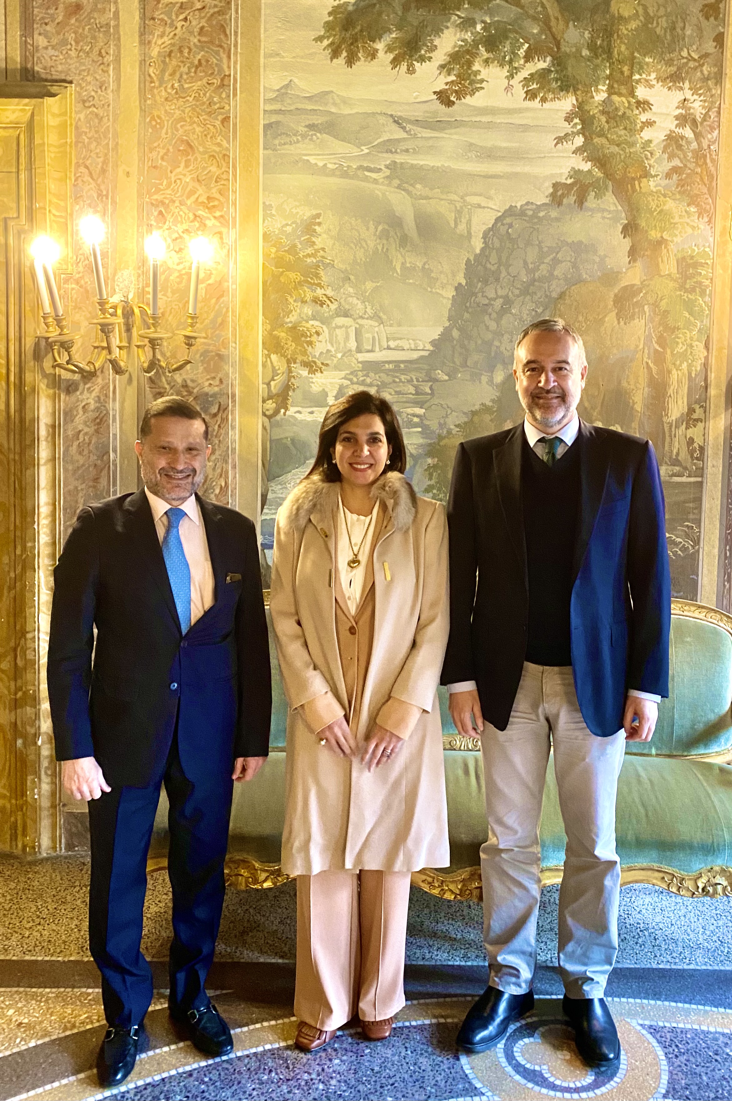 Ministro Consejero Juan Camilo Saretzki F, Embajadora de Colombia en Italia, Ligia Margarita Quessep Bitar y el Secretario General de UNIDRIOT, Profesor Ignacio Tirado.