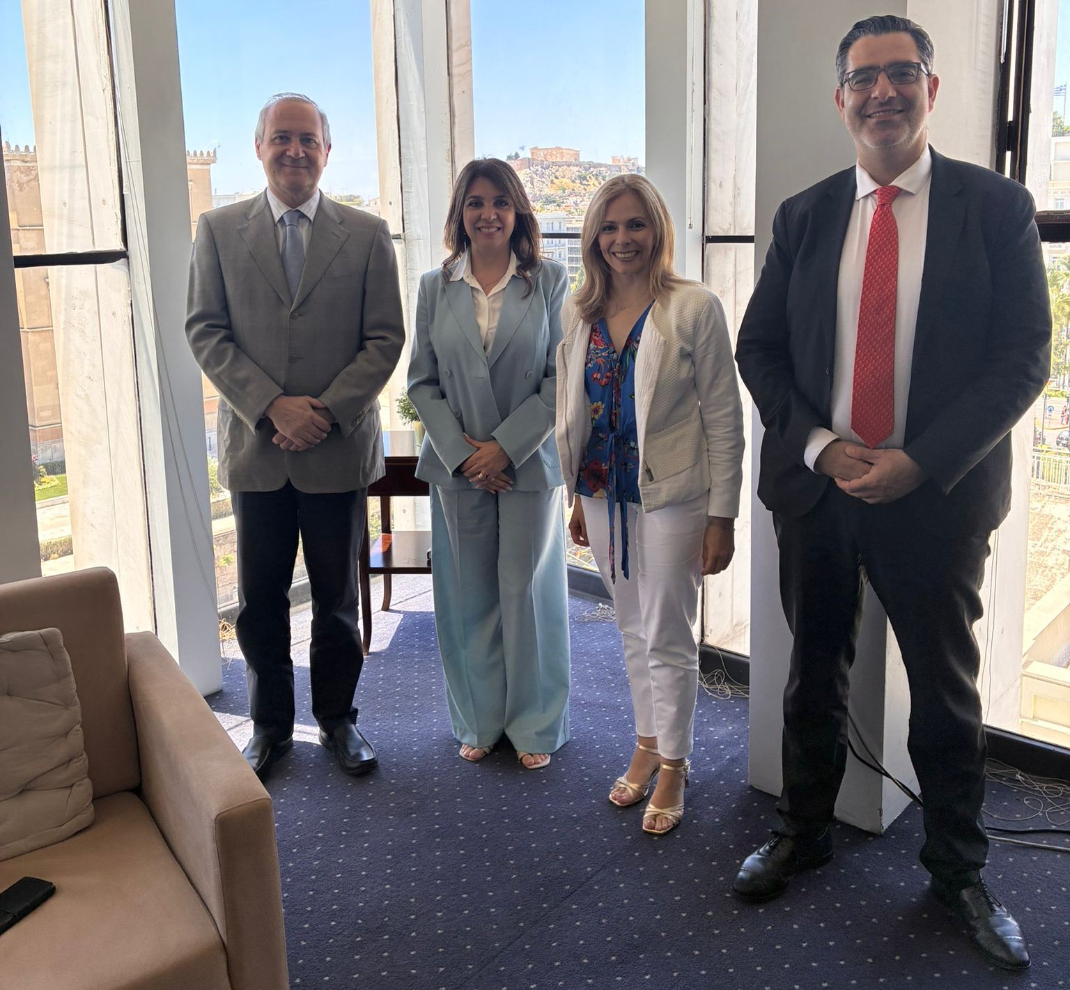 Embajadora de Colombia fortalece la agenda bilateral con Grecia y firma instrumento en el área de turismo 