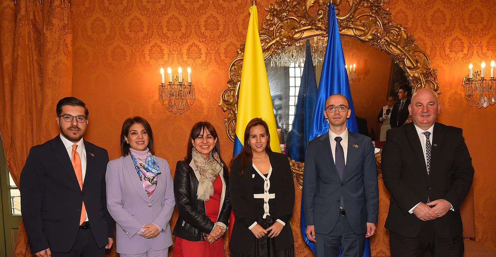Embajadora de Colombia en Italia acompaña la visita del viceministro de Relaciones Exteriores de Kosovo en Bogotá
