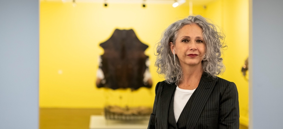 La artista Luz Lizarazo representa a Colombia en la primera Bienal de Arte de Malta con el apoyo de la diplomacia cultural 