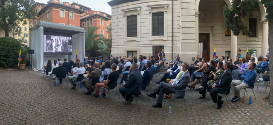 La Embajada de Colombia en Italia conmemoró el Día de la Independencia con la presentación de “El Olvido que Seremos”