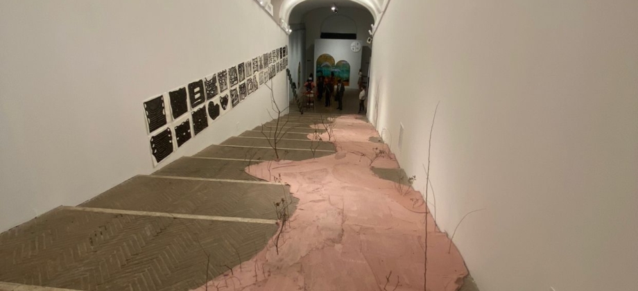 ARTISTA PLÁSTICO Y CINEASTA COLOMBIANO IVÁN ARGOTE HACE PARTE DE UNA IMPORTANTE EXPOSICIÓN DE ARTE CONTEMPORÁNEA EN VILLA MEDICI DE LA EMBAJADA DE FRANCIA EN ROMA