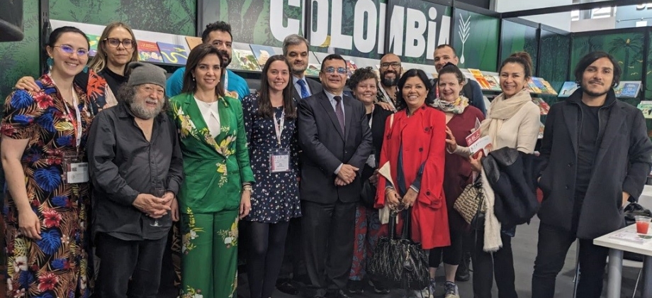 Un ramillete de reconocimientos para la industria del libro y la ilustración infantil y juvenil en la feria del libro de Boloña – Italia