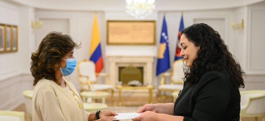 Embajadora de Colombia en Italia, Gloria Isabel Ramírez Ríos, presentó credenciales que la acreditan como Embajadora no residente en Kosovo