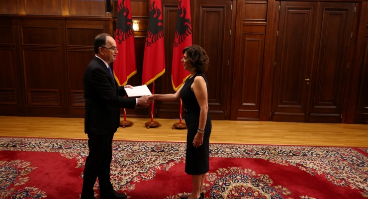 Embajadora Ligia Margarita Quessep Bitar presenta cartas credenciales como Embajadora de Colombia concurrente ante la República de Albania