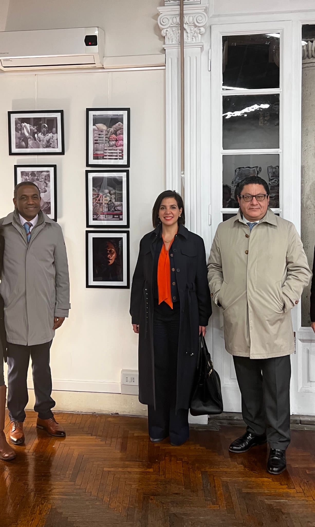 La Embajadora de Colombia Ligia Margarita Quessep con el Cónsul en Roma Rafael Orozco y el Agregado Cultural Néstor Pongutá